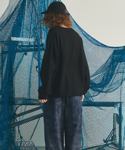 MAISON SPECIAL(メゾンスペシャル)の「《UNISEX》ピュアカシミヤプライムオーバークルーネックニットセーター/Pure Cashmere Prime-Over Crew Neck Knit Sweater【MAISON SPECIAL/メゾンスペシャル】(ニット/セーター・メンズ・ピンク/パープル/ブルー/ブラック・0/2/1)」の14枚目の写真