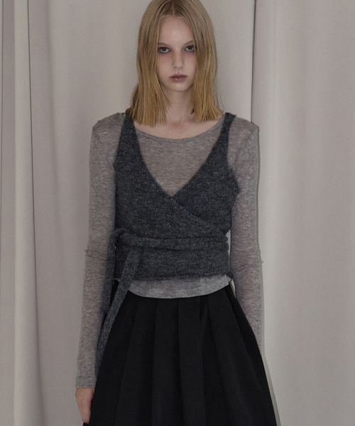 RENSE（レンセ）の「Layered Knit Bustier Charcoal（ニット/セーター・レディース・その他・OS）」の2枚目の写真