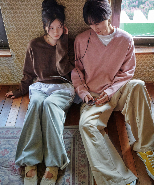 GLW（ジーエルダブリュ）の「[ユニセックス] サイドライン トラックパンツ グレー（スウェットパンツ・メンズ・その他・SMALL/MEDIUM/LARGE/X-LARGE）」の4枚目の写真