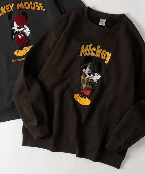 Disney(ディズニー)の「【15】〔Disney/ディズニー〕ベイマックス/ミッキー サガラ刺繍/サテンワッペン/チェックアップリケ刺繍 裏起毛 クルーネックスウェット ユニセックス/メンズ/レディース(スウェット・メンズ・ベージュ系2/サックスブルー系2/ベージュ系3/ブラック系3/ホワイト系1/ブラック系1/ブラウン系2/ブラック系2/ベージュ系1/ブラック系4・MEDIUM/LARGE)」の6枚目の写真
