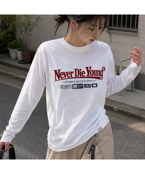 GRAVER ORDINARY(グレイバーオーディナリー)の「ODNR UNISEX Naver Die Young ロングスリーブ長袖Tシャツ_3color(Tシャツ/カットソー・レディース・チャコール/ホワイト/ブラック・LARGE/MEDIUM)」の2枚目の写真