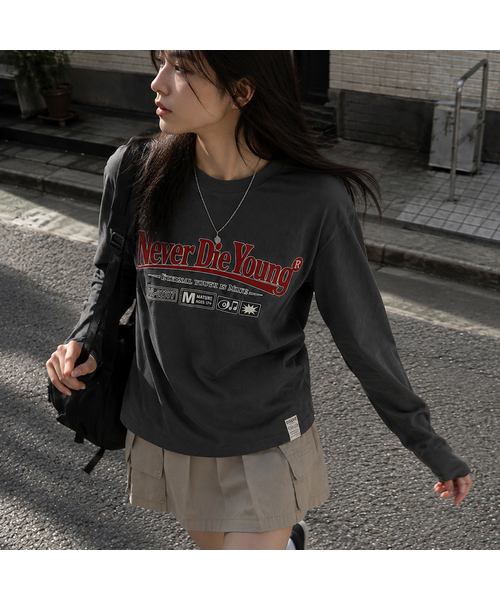 GRAVER ORDINARY(グレイバーオーディナリー)の「ODNR UNISEX Naver Die Young ロングスリーブ長袖Tシャツ_3color(Tシャツ/カットソー・レディース・チャコール/ホワイト/ブラック・LARGE/MEDIUM)」の3枚目の写真