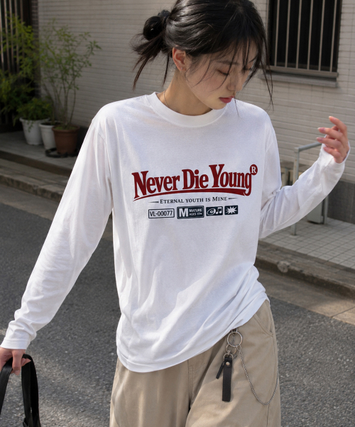 GRAVER ORDINARY(グレイバーオーディナリー)の「ODNR UNISEX Naver Die Young ロングスリーブ長袖Tシャツ_3color(Tシャツ/カットソー・レディース・チャコール/ホワイト/ブラック・LARGE/MEDIUM)」の12枚目の写真