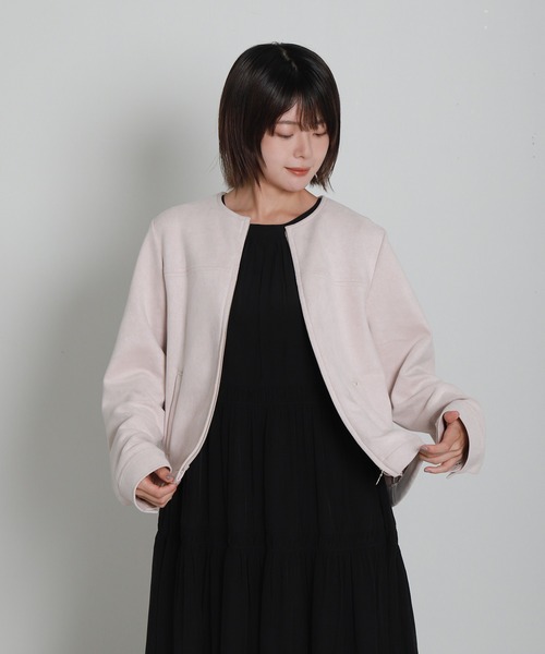 libelle more(リベル モア)の「フェイクスエードノーカラーショートブルゾン(ノーカラージャケット・レディース・チャコールグレー/グレー/アイボリー/スモークピンク・L/M)」の16枚目の写真