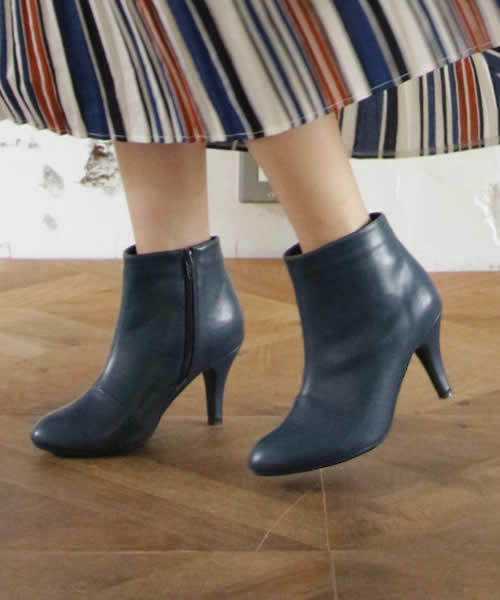 SESTO（セスト）の「美脚ピンヒールのアンクル丈ショートブーツ（ブーツ・レディース・ブラック/ライトグレー/ブラウン/ネイビー・LL/3L/L/M/S）」の4枚目の写真
