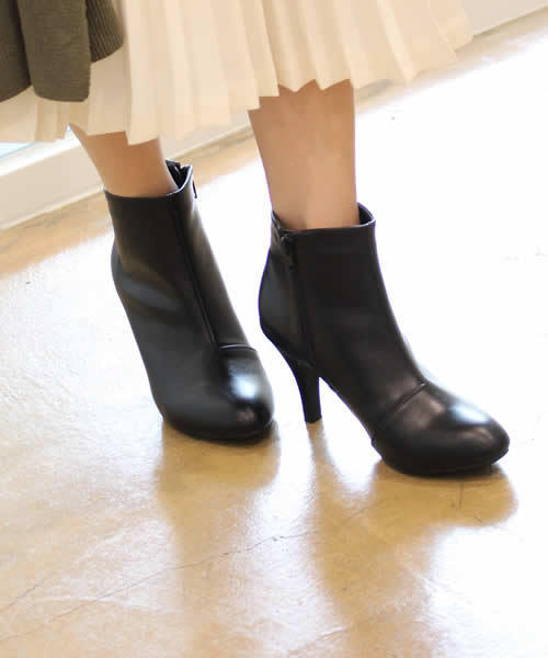 SESTO（セスト）の「美脚ピンヒールのアンクル丈ショートブーツ（ブーツ・レディース・ブラック/ライトグレー/ブラウン/ネイビー・LL/3L/L/M/S）」の2枚目の写真