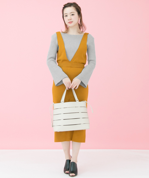 URBAN RESEARCH（アーバンリサーチ）の「 UR 袖フレアリブカットソー（Tシャツ/カットソー・レディース・ネイビー/オフホワイト/ブルー/ライトピンク/ライトグレー・FREE）」の7枚目の写真