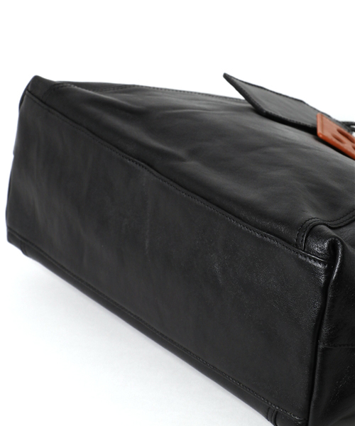 SOLATINA（ソラチナ）の「SOLATINA ソラチナ 牛革 ベジタブルタンニンレザー シンプル トートバッグ（トートバッグ・メンズ・ブラック/ブラウン/キャメル・FREE）」の7枚目の写真