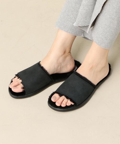 UGG（アグ）の「＜UGG（アグ）＞BREEZY ムートンスリッパ ◇（サンダル