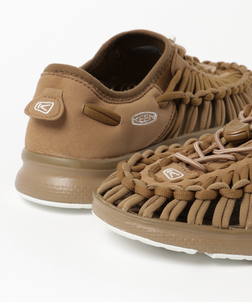 KEEN(キーン)の「UNEEK O2 / ユニーク オーツー(スニーカー・メンズ・ライトブラウン・25.5cm/25cm/26.5cm/26cm/27.5cm/27cm/28cm/29cm/30cm)」の4枚目の写真