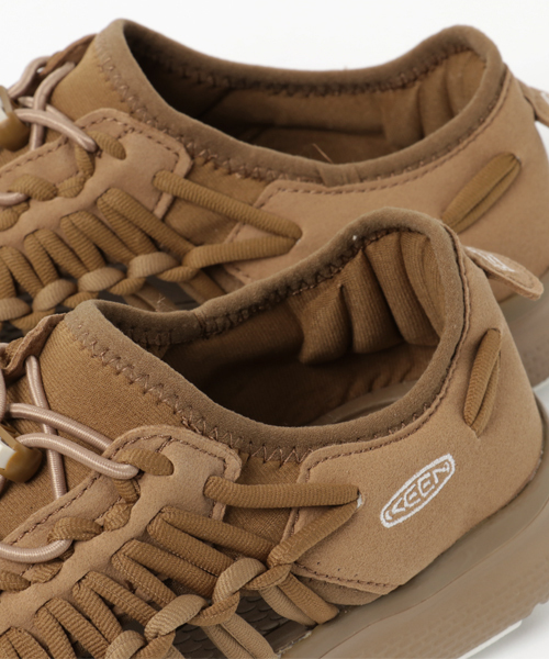 KEEN(キーン)の「UNEEK O2 / ユニーク オーツー(スニーカー・メンズ・ライトブラウン・25.5cm/25cm/26.5cm/26cm/27.5cm/27cm/28cm/29cm/30cm)」の3枚目の写真