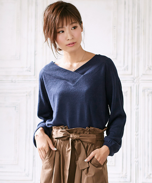 Pierrot（ピエロ）の「カシミヤタッチバルーン袖ニット（ニット/セーター・レディース・ブラック/ネイビー/グレー/オフホワイト/サックスブルー/ピンク/レッド/ベージュ・L/M）」の5枚目の写真