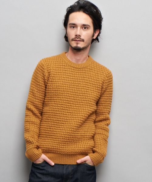 green label relaxing（グリーンレーベルリラクシング）の「TUCK C/N 3Gニット（ニット/セーター・メンズ・マスタード/ロイヤルブルー/ブラック・MEDIUM/LARGE/SMALL）」の3枚目の写真