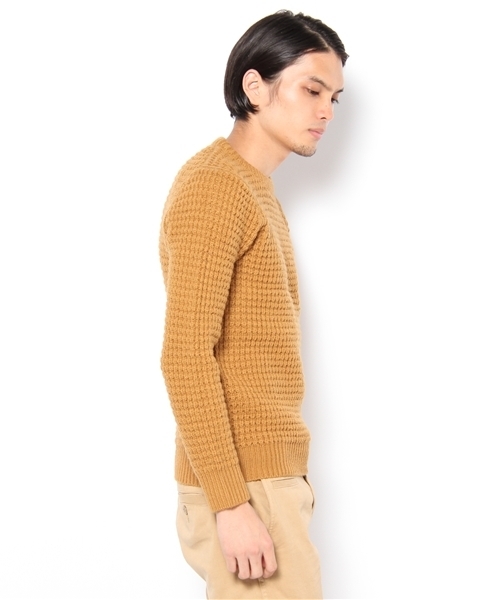 green label relaxing（グリーンレーベルリラクシング）の「TUCK C/N 3Gニット（ニット/セーター・メンズ・マスタード/ロイヤルブルー/ブラック・MEDIUM/LARGE/SMALL）」の4枚目の写真