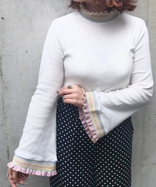 apres jour(アプレジュール)の「マルチカラーネックフリルトップス【ZOZOTOWN限定アイテム】(Tシャツ/カットソー・レディース・ブラック/オフホワイト・フリー)」の10枚目の写真