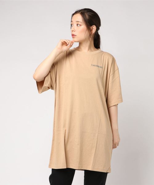 LOWRYS FARM（ローリーズファーム）の「ロゴプリントチュニック　808506（Tシャツ/カットソー・レディース・チャコールグレー/ベージュ/オフホワイト/ボルドー・FREE）」の9枚目の写真