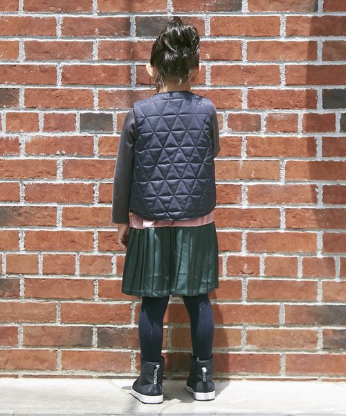 Otonato（オトナト）の「リバーシブルリメイクベスト（ダウンベスト・キッズ・チャコール/アイボリー・80/90/95/100/110/120/130/140）」の16枚目の写真
