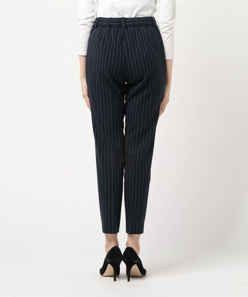 A/C DESIGN BY ALPHA CUBIC（エーシーデザインバイアルファキュービック）の「ストライプストレッチスリムパンツ（その他パンツ・レディース・ネイビー/ピンク・61/67/64）」の4枚目の写真
