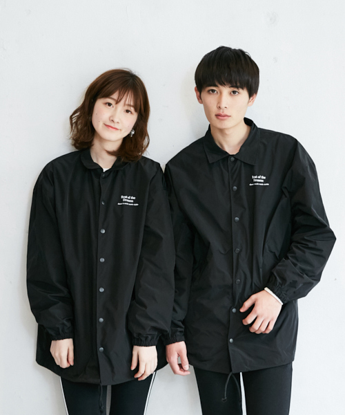 ロゴプリントコーチジャケット(ユニセックスアイテム) ロゴプリントコーチジャケット(ユニセックスアイテム)