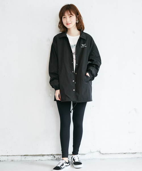 PairPair（ペアペア）の「ロゴプリントコーチジャケット(ユニセックスアイテム)（ナイロンジャケット・レディース・ブラック・MEDIUM/LARGE）」の3枚目の写真