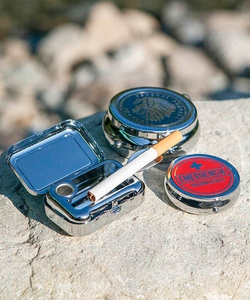 DULTON（ダルトン）の「PORTABLE ASHTRAY/携帯灰皿（アッシュトレイ/ライター・メンズ・ネイビー/レッド系・FREE）」の4枚目の写真