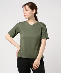 VネックTシャツ