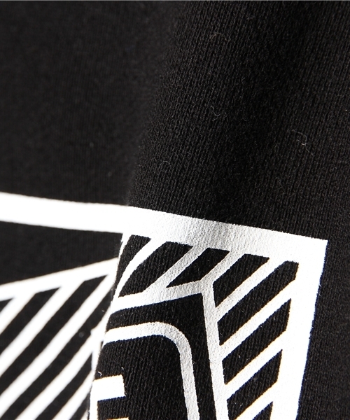 BEAMS（ビームス）の「C.E / FADE SWEAT（スウェット・メンズ・ブラック・SMALL/MEDIUM）」の10枚目の写真