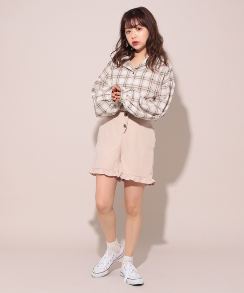 apres jour(アプレジュール)の「フリルショートパンツ【ZOZOTOWN限定アイテム】(その他パンツ・レディース・その他/アイボリー/ブラック/サックスブルー・フリー)」の8枚目の写真