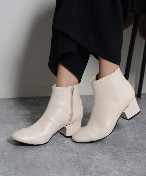 shopnikoniko（ショップニコニコ）の「センターシームスクエアトゥショートブーツ（ブーツ・レディース・ブラック/ホワイト/ブラウン・S/LL/M/L）」の2枚目の写真