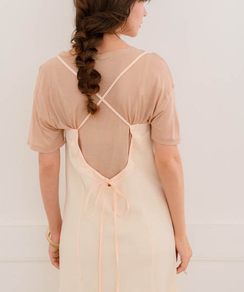 flowriri（フロウリリ）の「flowriri バックリボンサテンキャミワンピース（ワンピース・レディース・アイボリー/ベージュ・FREE）」の19枚目の写真