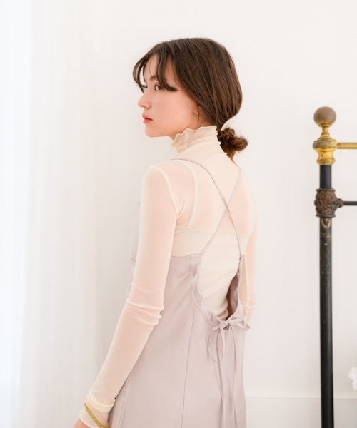 flowriri（フロウリリ）の「flowriri バックリボンサテンキャミワンピース（ワンピース・レディース・アイボリー/ベージュ・FREE）」の6枚目の写真