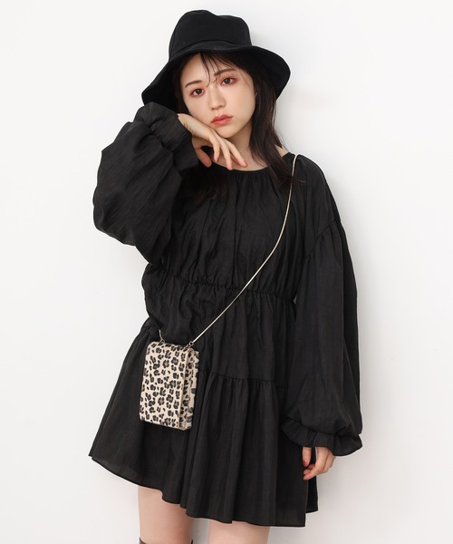 one after another NICE CLAUP（ワンアフターアナザーナイスクラップ）の「スマホショルダーバッグ（ショルダーバッグ・レディース・サックスブルー/シルバー/ゴールド/アイボリー/ベビーピンク/ベージュ/レオパード/グレイッシュベージュ・FREE）」の13枚目の写真