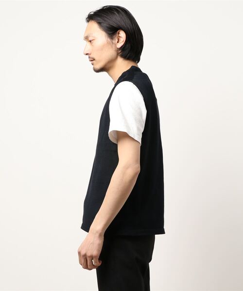 THIBAULT VAN DER STRAETE（ティボー・ヴァン・ダル・ストラット）の「【THIBAULT VAN DER STRAETE】ニットベスト MEN（ベスト・メンズ・ブラック/ベージュ/グレイッシュベージュ・LARGE/MEDIUM）」の5枚目の写真