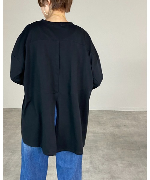 She's Closet（シーズクローゼット）の「バックスリット長袖ロングTシャツ（Tシャツ/カットソー・レディース・オフホワイト/ブラック・FREE）」の10枚目の写真