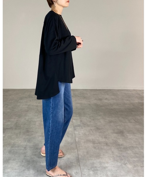 She's Closet（シーズクローゼット）の「バックスリット長袖ロングTシャツ（Tシャツ/カットソー・レディース・オフホワイト/ブラック・FREE）」の13枚目の写真