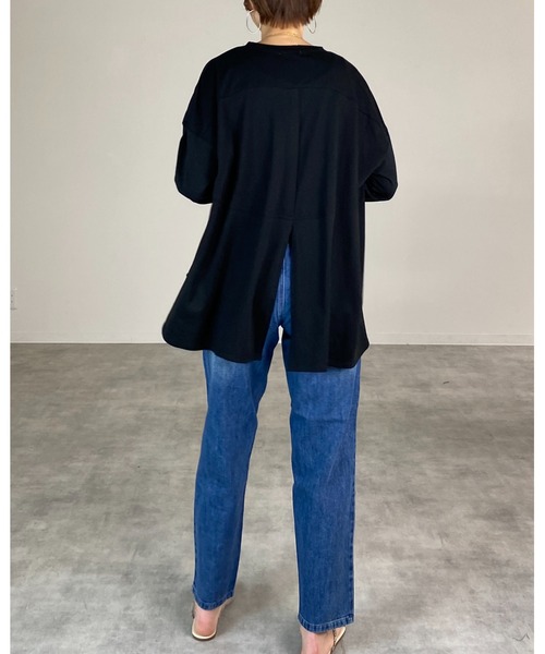She's Closet（シーズクローゼット）の「バックスリット長袖ロングTシャツ（Tシャツ/カットソー・レディース・オフホワイト/ブラック・FREE）」の21枚目の写真