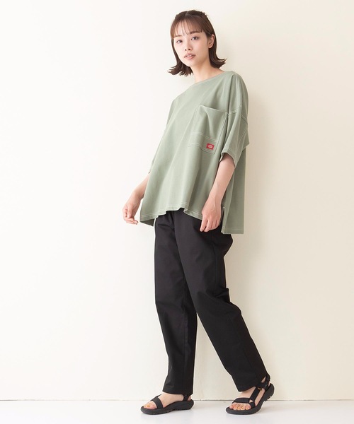 Dickies(ディッキーズ)の「【DICKIES/ディッキーズ】ミニ裏毛ワイドフィット(ビッグシルエット)Tシャツ ワンポイントブランドロゴ(Tシャツ/カットソー・レディース・グリーン/チャコールグレー/ホワイト・MEDIUM)」の15枚目の写真