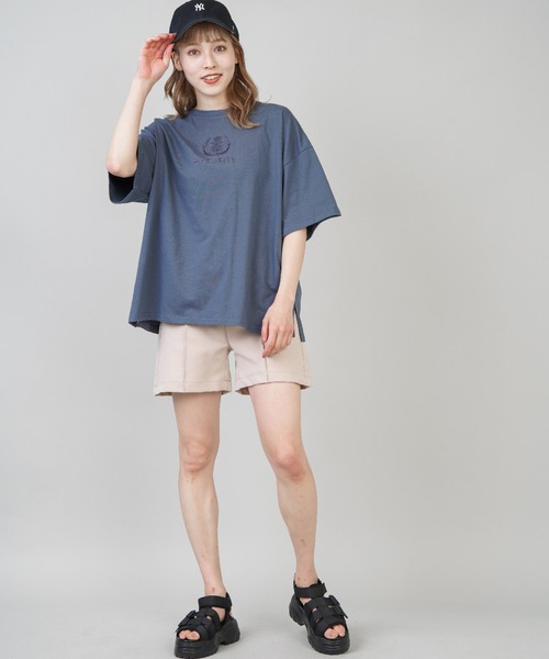 SPINNS（スピンズ）の「【ゆったりシルエット】古着風エンブレムデザイン 半袖Tシャツ（Tシャツ/カットソー・レディース・ブルー/グリーン/ベージュ/ボルドー・ONESIZE）」の7枚目の写真