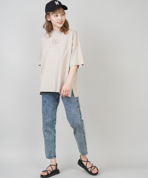 SPINNS（スピンズ）の「【ゆったりシルエット】古着風エンブレムデザイン 半袖Tシャツ（Tシャツ/カットソー・レディース・ブルー/グリーン/ベージュ/ボルドー・ONESIZE）」の8枚目の写真