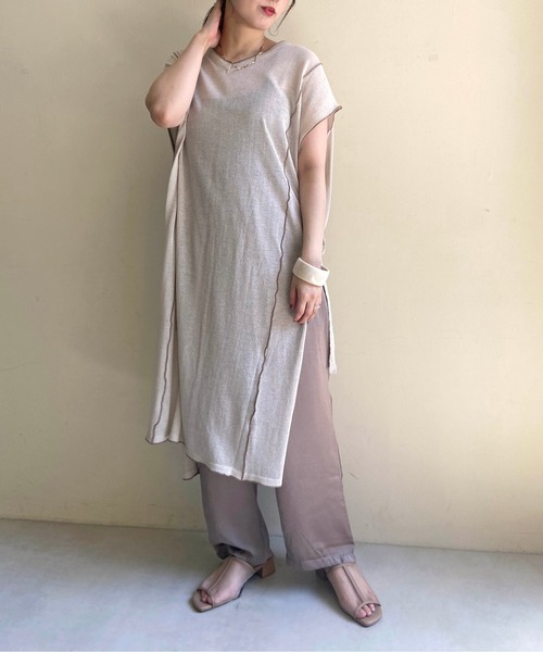 prose verse(プロズヴェール)の「《WEB限定》配色メロウノースリーブシアーニットワンピース(ワンピース・レディース・ブラウン/ベージュ・フリ-)」の15枚目の写真