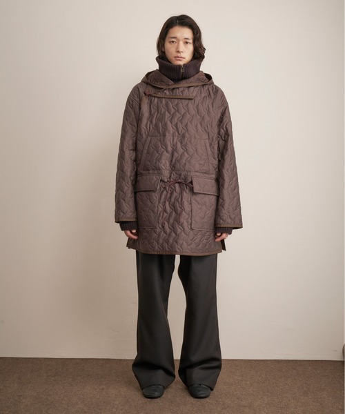 And A(アンドエー)の「TROVE トローブ / JARVI ANORAK ジャルビ キルティングアノラックパーカー フーディー / 65BLS03(その他アウター・メンズ・アッシュブラウン/グレー・1/2/3)」の5枚目の写真