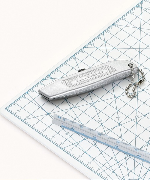 PENCO（ペンコ）の「Penco ペンコ ユーティリティナイフ（ステーショナリー・メンズ・ブラック/カーキ/オレンジ/アイボリー/シルバー・FREE）」の5枚目の写真