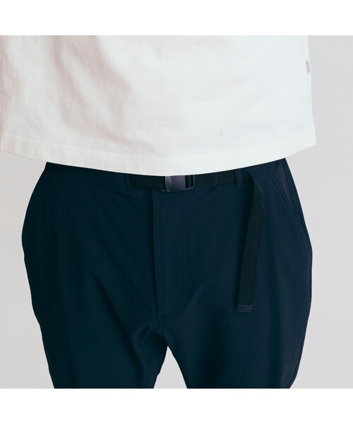 AIGLE(エーグル)の「撥水 カーン パンツ(その他パンツ・メンズ・ベージュ/ブラック・L/LL/S/M)」の4枚目の写真