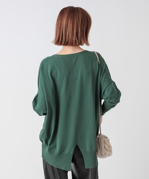 RIVE DROITE（リヴドロワ）の「シルエットで魅せる　ライト天竺スリットワイドニット（ニット/セーター・レディース・グリーン/ネイビー/モカ・FREE）」の6枚目の写真