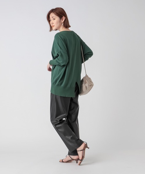 RIVE DROITE（リヴドロワ）の「シルエットで魅せる　ライト天竺スリットワイドニット（ニット/セーター・レディース・グリーン/ネイビー/モカ・FREE）」の10枚目の写真