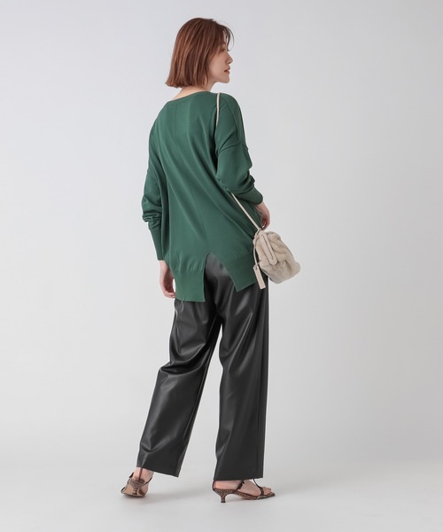 RIVE DROITE（リヴドロワ）の「シルエットで魅せる　ライト天竺スリットワイドニット（ニット/セーター・レディース・グリーン/ネイビー/モカ・FREE）」の5枚目の写真