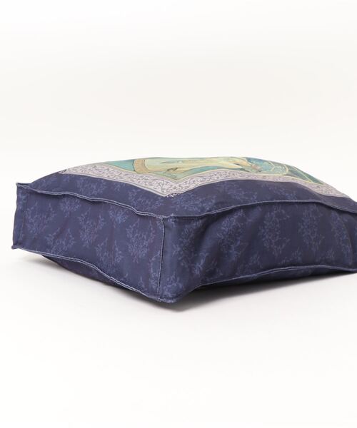 axes femme（アクシーズファム）の「ミュシャ　プリントバッグ（トートバッグ・レディース・ワイン/ネイビー・MEDIUM）」の22枚目の写真