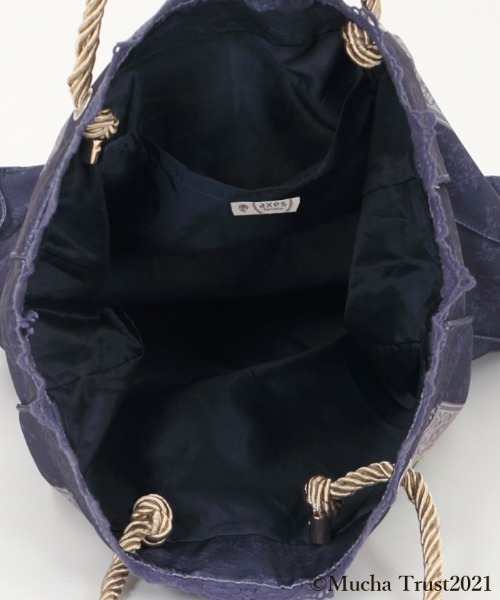 axes femme（アクシーズファム）の「ミュシャ　プリントバッグ（トートバッグ・レディース・ワイン/ネイビー・MEDIUM）」の17枚目の写真