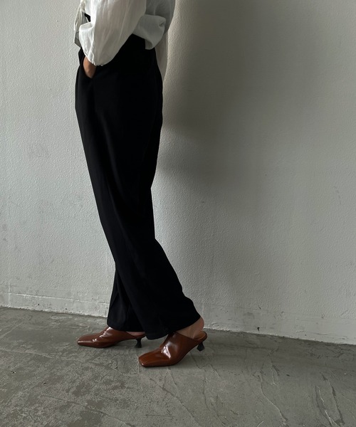Alia(アリア)の「スクエアトゥレザーパンプス(パンプス・レディース・ブラウン/ブラック・M/L)」の19枚目の写真