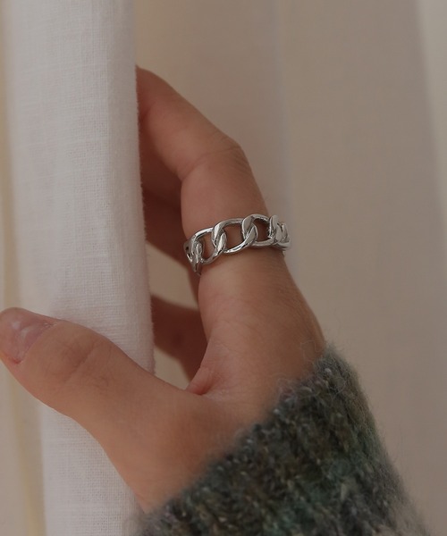 UNE MANSION（ユヌマンション）の「ボールドチェーンリング（リング・レディース・シルバー/ゴールド・ONE SIZE）」の2枚目の写真
